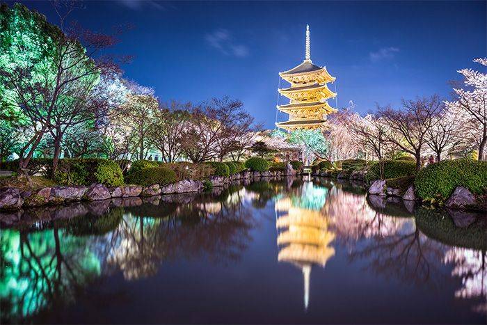 山东济南夜景照明工程,楼体楼宇亮化工程,LED发光标识工程,夜景景观照明工程,夜景泛光照明,LED照明,LED发光字工程,亮化工程,LED外露发光字