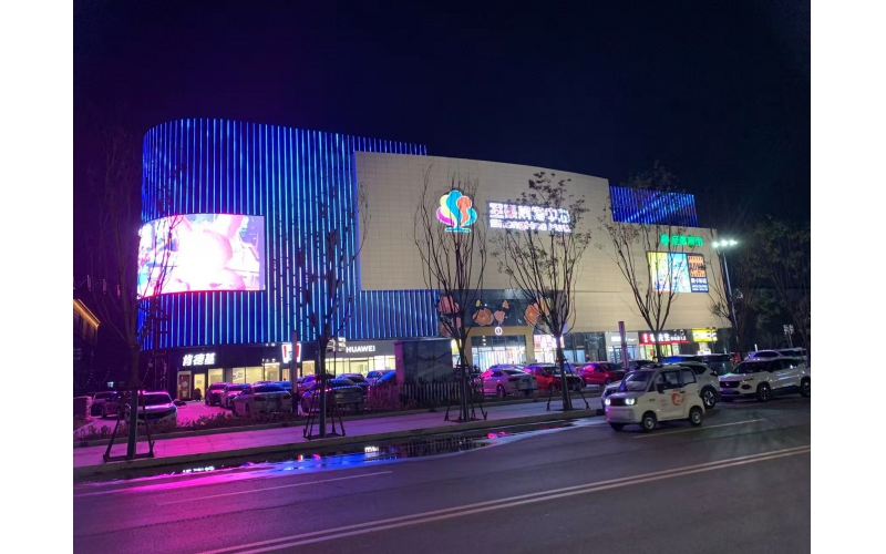 光影织就烟火色，夜色唤醒步行街 —— 滨州惠民县圣豪悠乐里亮化工程纪实